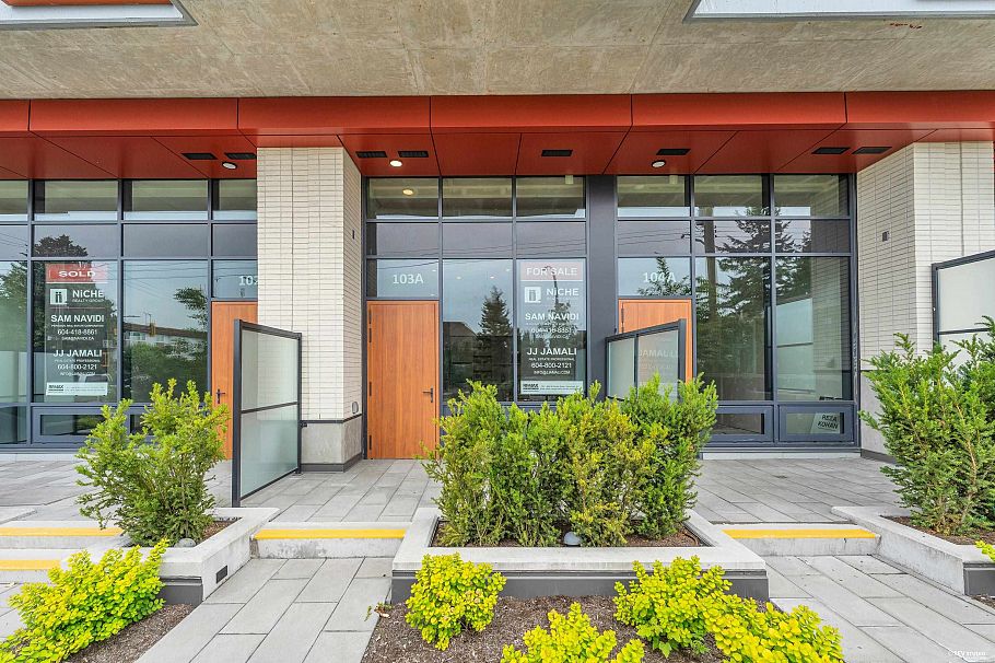 103/203 422 E 3rd Street North Vancouver, BC - 1