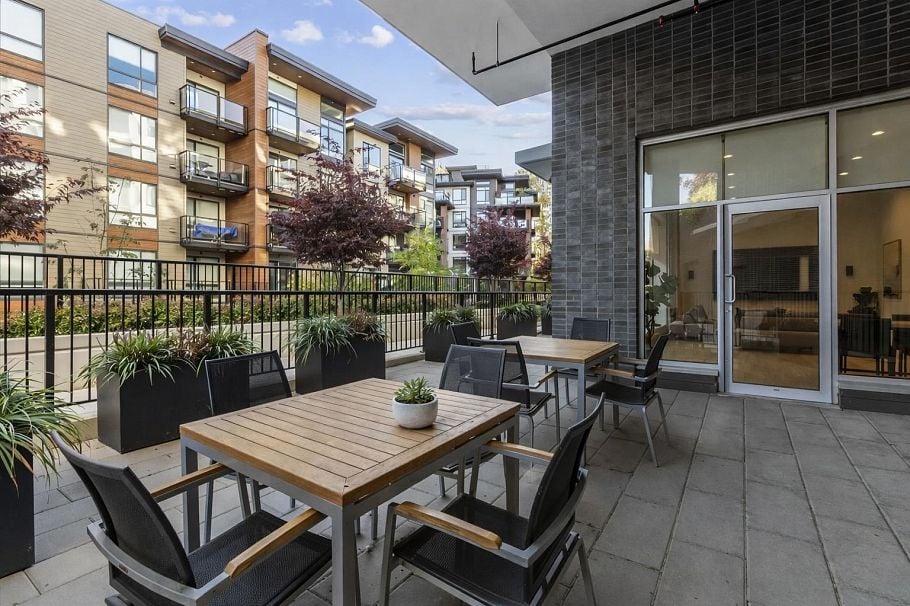 414 725 Marine Drive North Vancouver, BC - 17