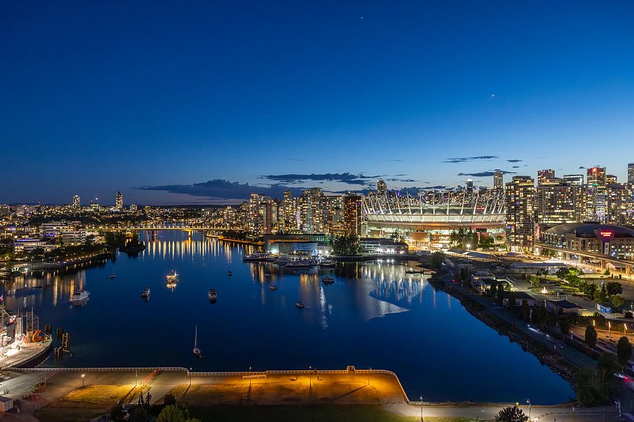 2105 1128 Quebec Street Vancouver, BC - 2