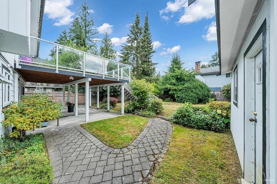 3566 Regent Avenue North Vancouver, BC - 6