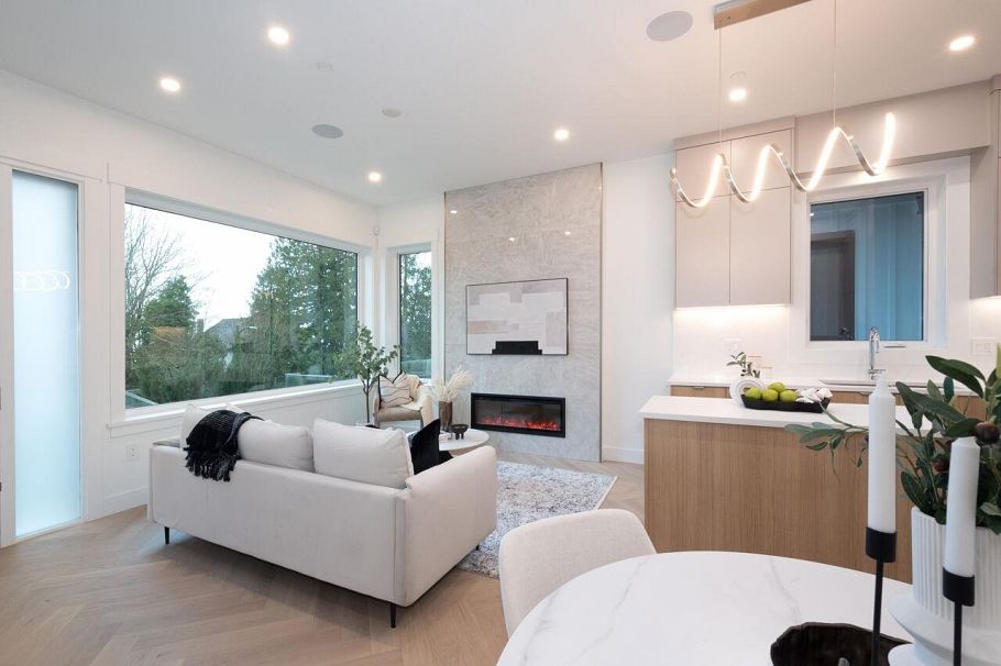 4426 W 4th Avenue Vancouver, BC - 21