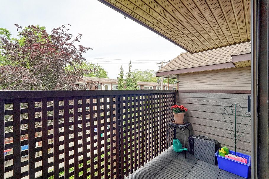 2215 Dundas Street Vancouver, BC - 20