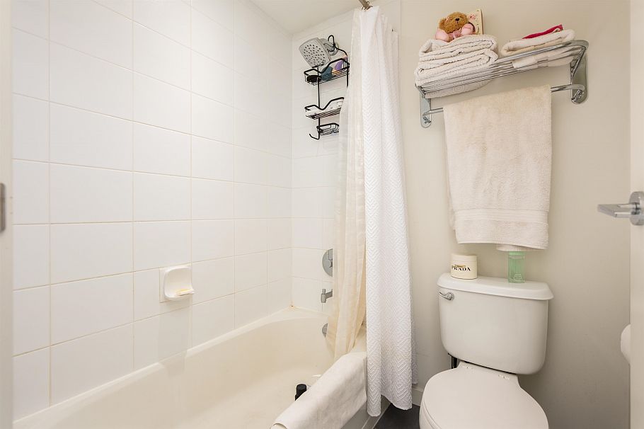 801 480 Robson Street Vancouver, BC - 10