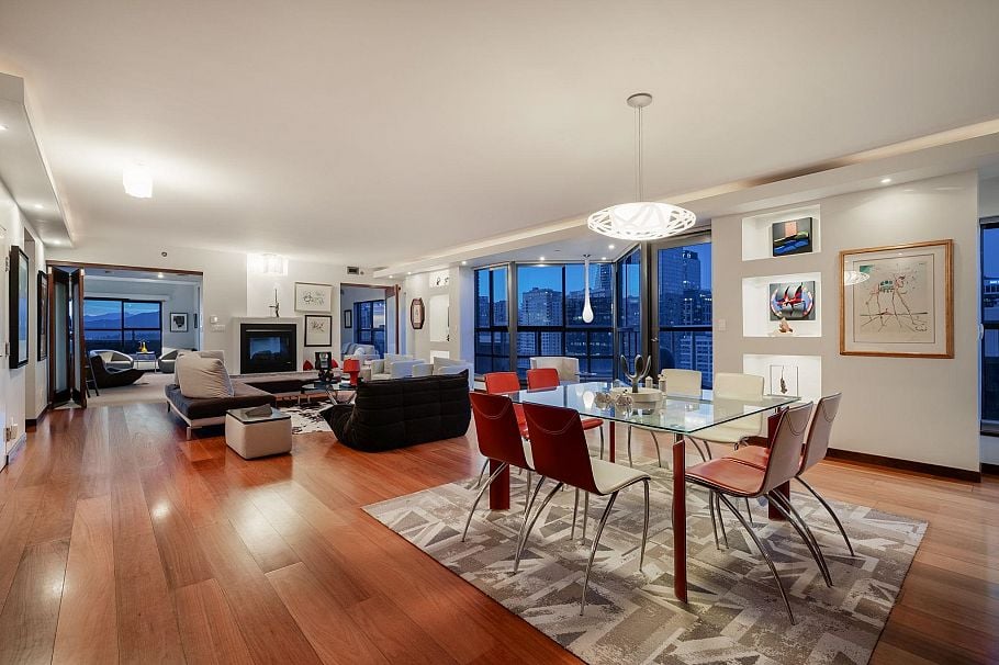 2301 909 Burrard Street Vancouver, BC - 1