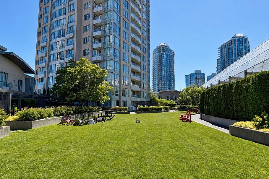 2009 63 Keefer Place Vancouver, BC - 26