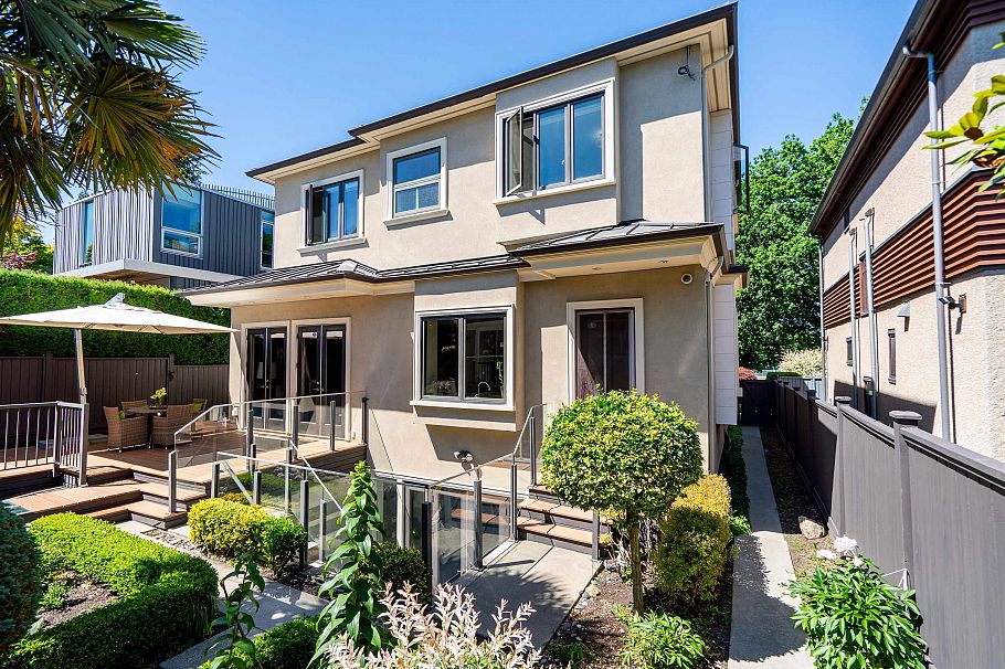 4320 W 8th Avenue Vancouver, BC - 40