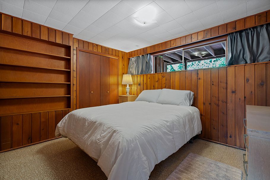 697 Plymouth Drive North Vancouver, BC - 31