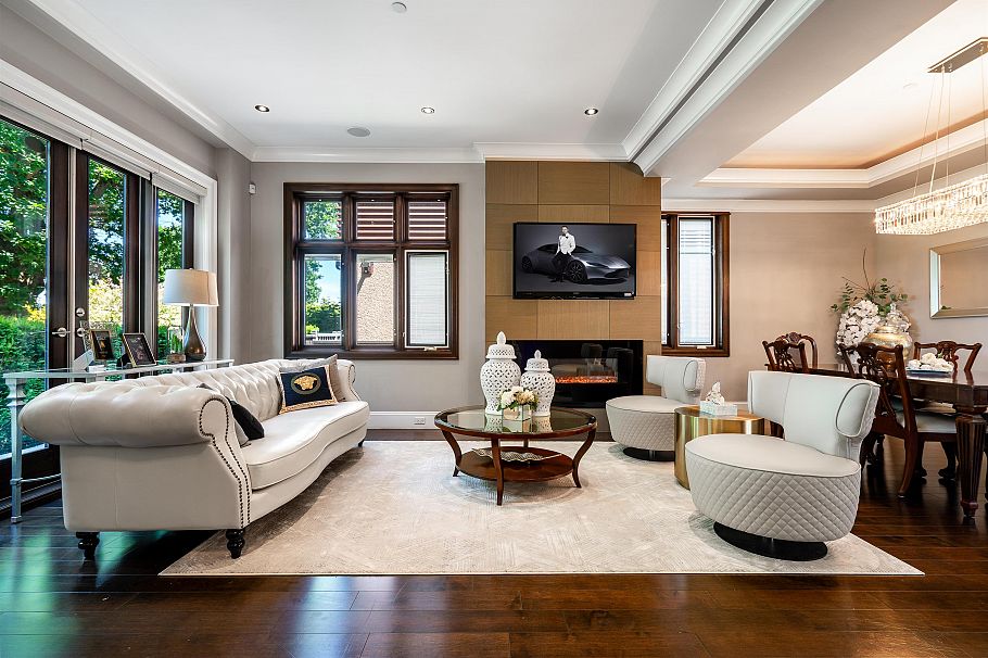 4320 W 8th Avenue Vancouver, BC - 4