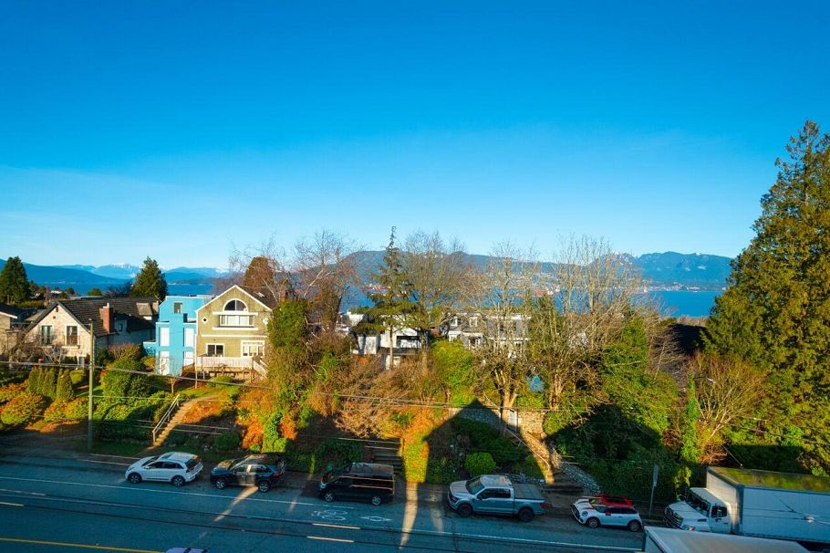 4426 W 4th Avenue Vancouver, BC - 10