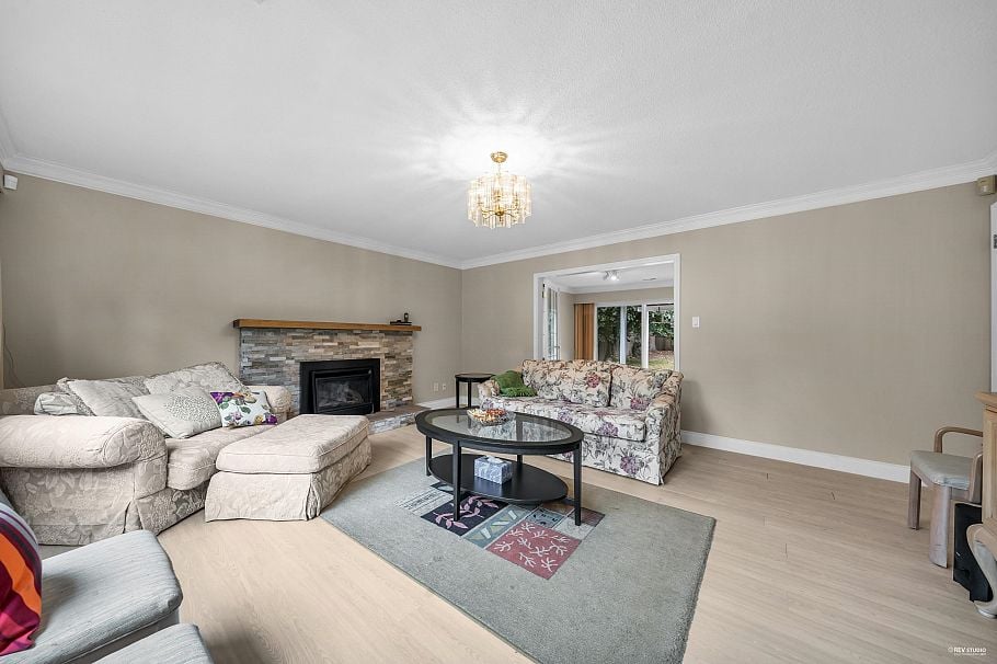 3566 Regent Avenue North Vancouver, BC - 33