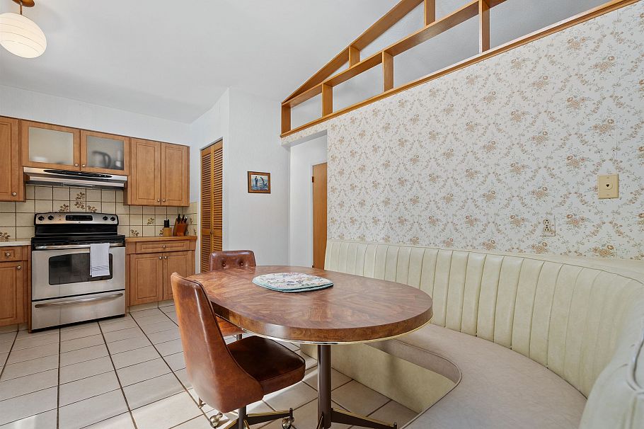 697 Plymouth Drive North Vancouver, BC - 7