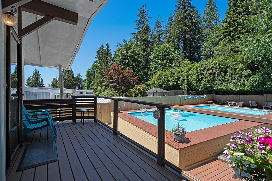 697 Plymouth Drive North Vancouver, BC - 37