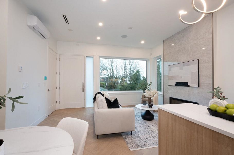 4426 W 4th Avenue Vancouver, BC - 22