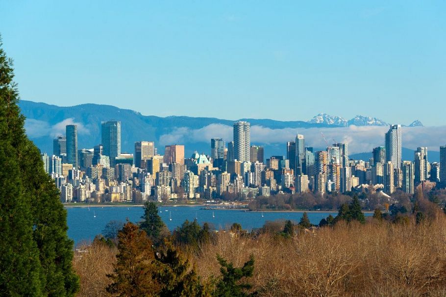 4426 W 4th Avenue Vancouver, BC - 1
