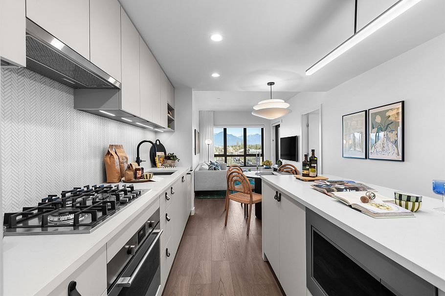 301 1680 E 12th Avenue Vancouver, BC - 3