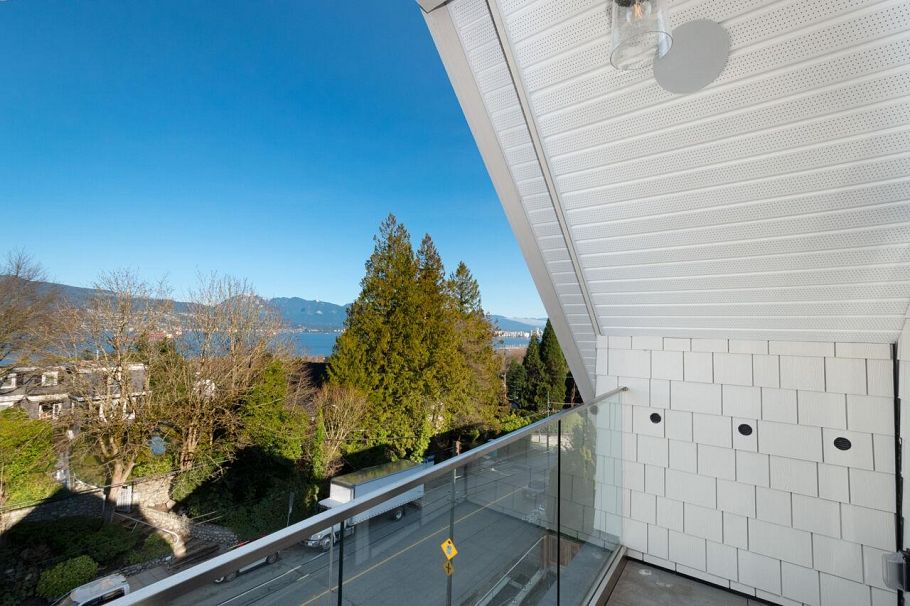 4426 W 4th Avenue Vancouver, BC - 14