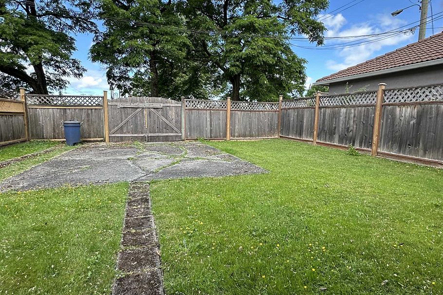 7223 Gladstone Street Vancouver, BC - 6