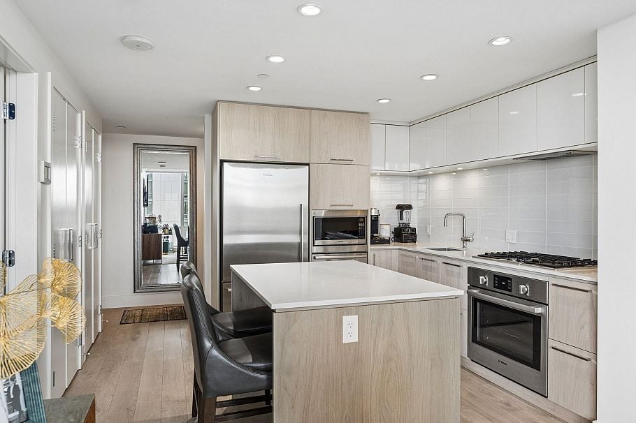 2104 680 Seylynn Crescent North Vancouver, BC - 8