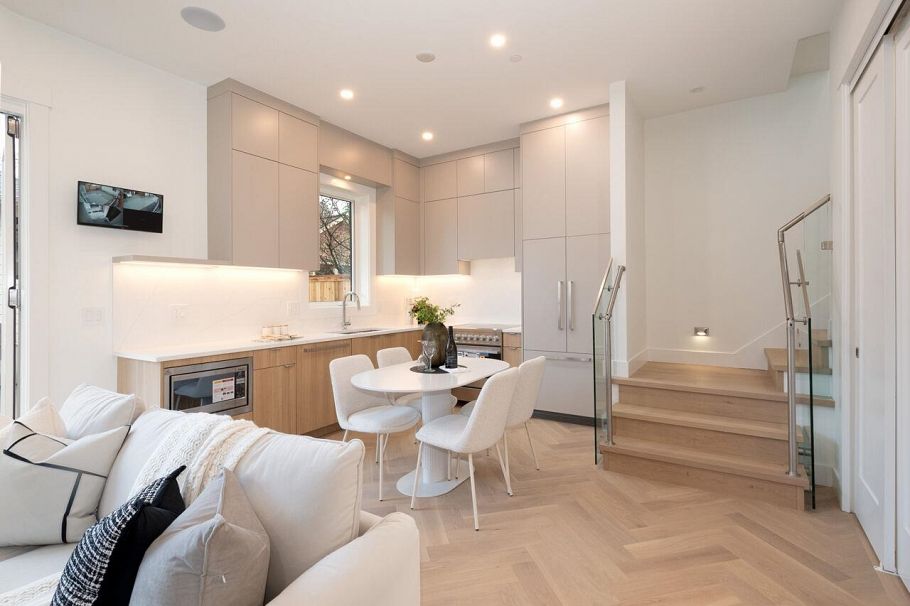 4424 W 4th Avenue Vancouver, BC - 16