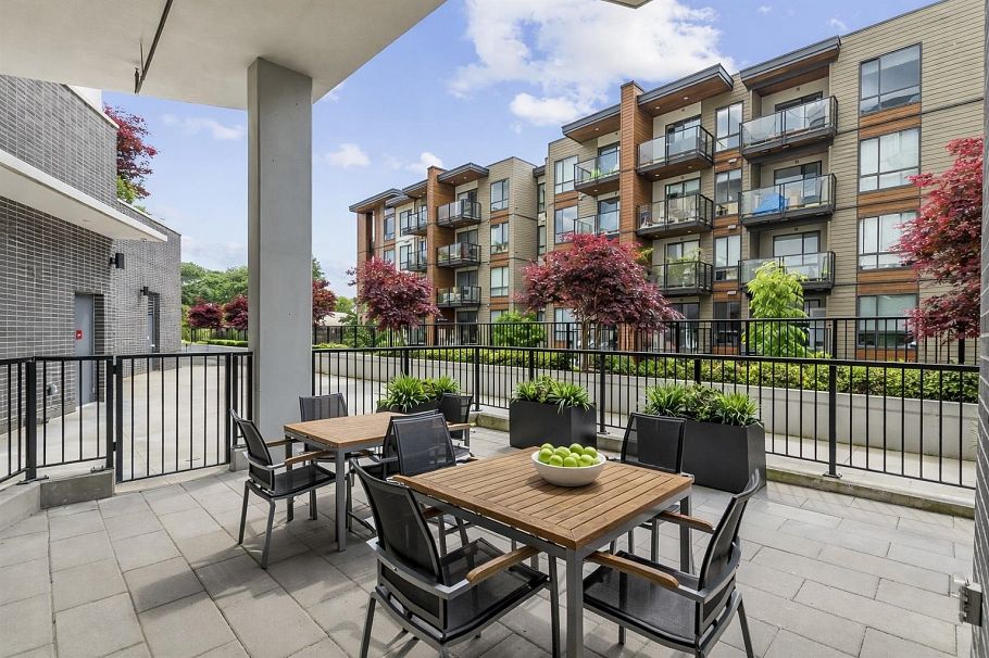 414 725 Marine Drive North Vancouver, BC - 12
