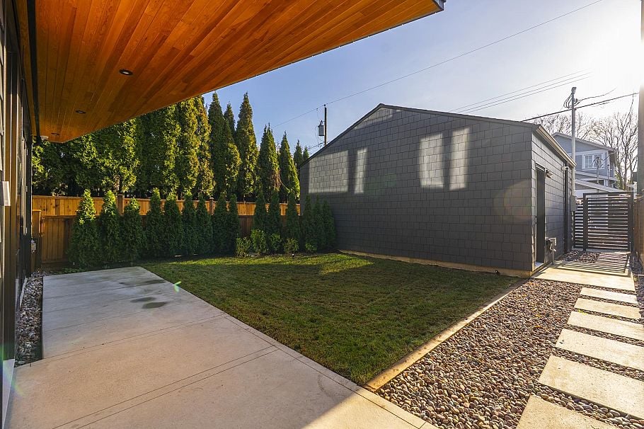 2 2764 W 14th Avenue Vancouver, BC - 33