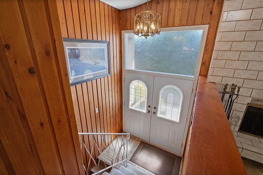 697 Plymouth Drive North Vancouver, BC - 28