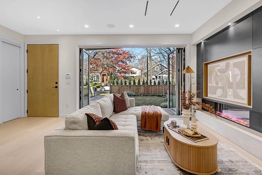 2 2764 W 14th Avenue Vancouver, BC - 9