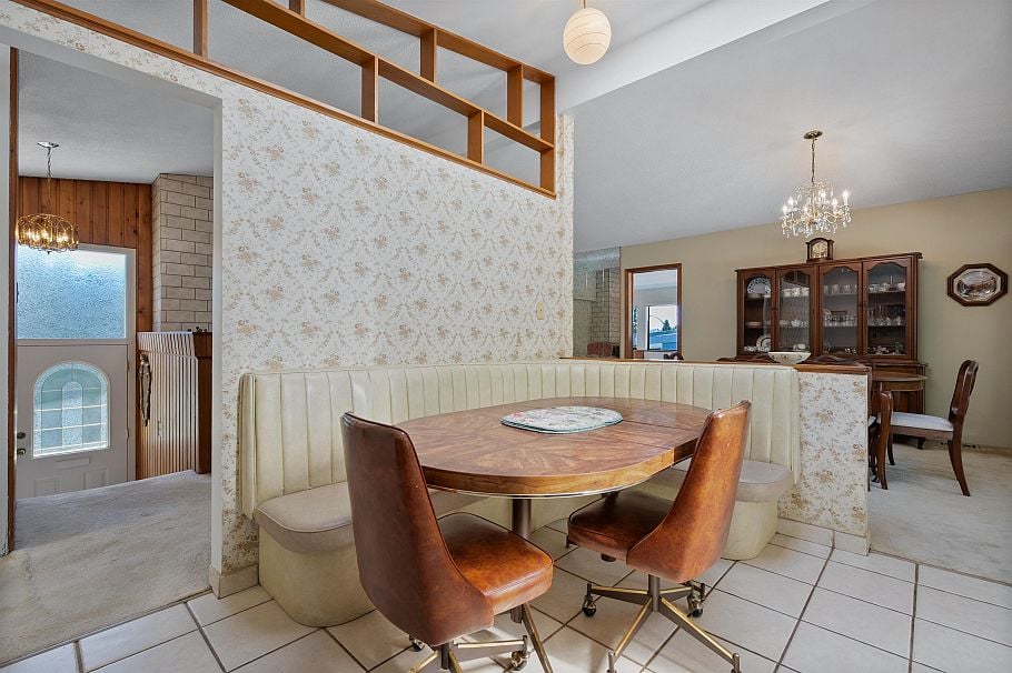 697 Plymouth Drive North Vancouver, BC - 8
