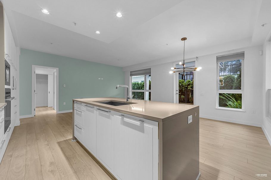 109 6677 Cambie Street Vancouver, BC - 2
