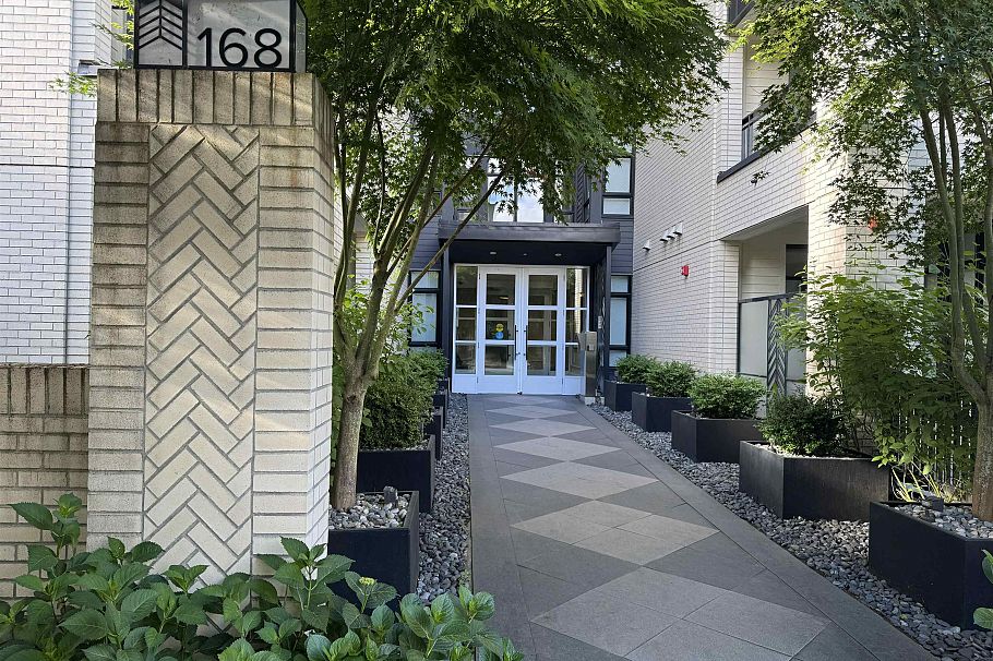 306 168 E 35th Avenue Vancouver, BC - 2