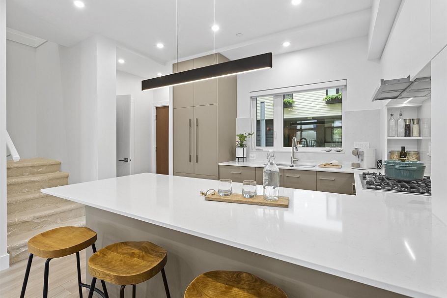 103 342 Mountain Highway North Vancouver, BC - 10