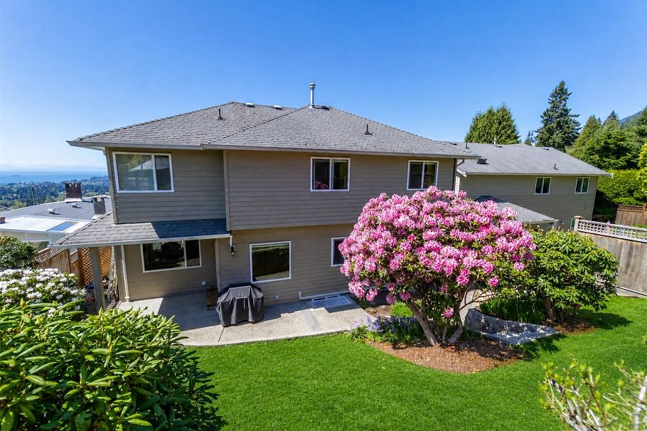 3782 Lonsdale Avenue North Vancouver, BC - 22
