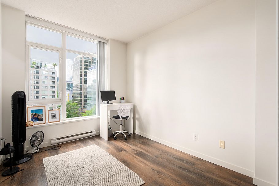 801 480 Robson Street Vancouver, BC - 11