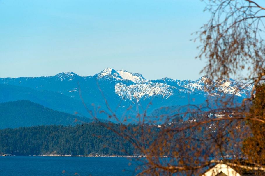 4426 W 4th Avenue Vancouver, BC - 8