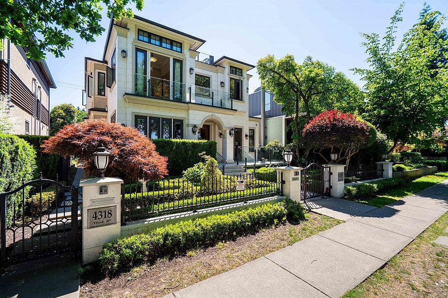 4320 W 8th Avenue Vancouver, BC - 2