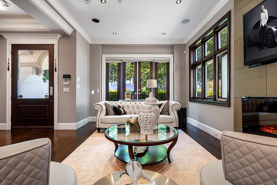 4320 W 8th Avenue Vancouver, BC - 5