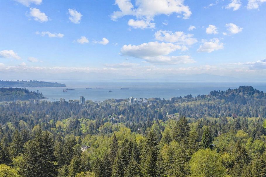 3782 Lonsdale Avenue North Vancouver, BC - 2