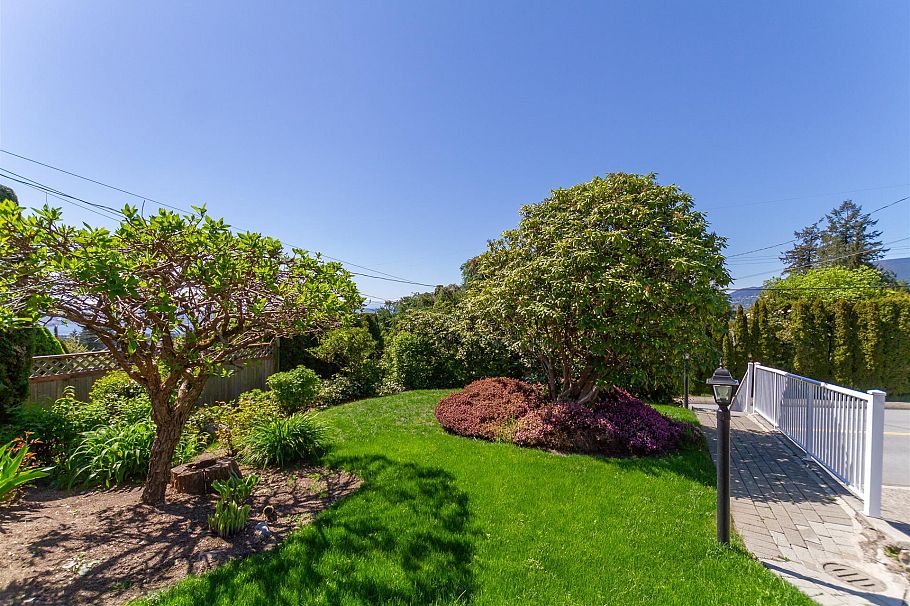 3782 Lonsdale Avenue North Vancouver, BC - 28