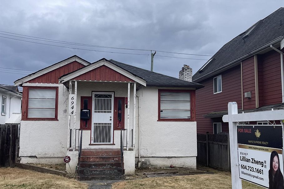 6944 E Main Street Vancouver, BC - 2