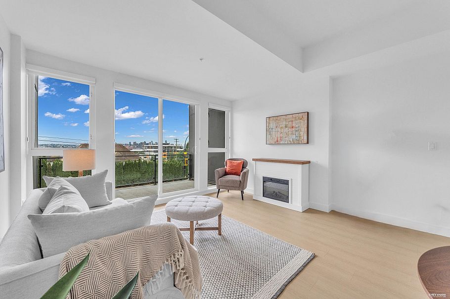 103/203 422 E 3rd Street North Vancouver, BC - 3