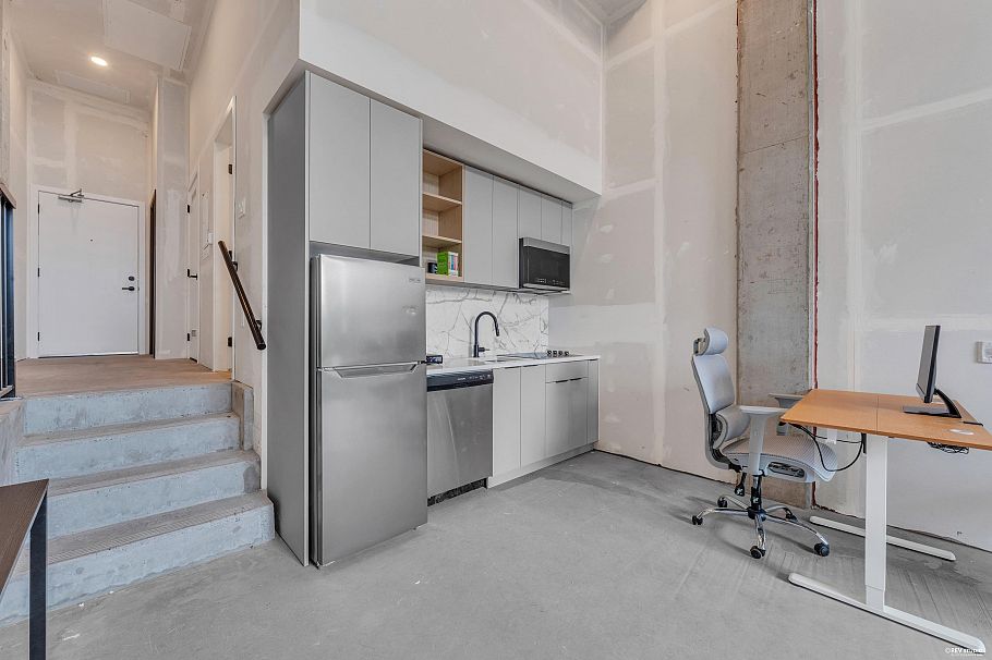 103/203 422 E 3rd Street North Vancouver, BC - 24