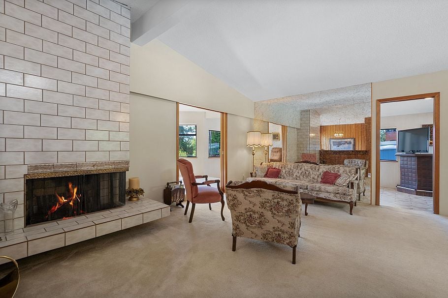 697 Plymouth Drive North Vancouver, BC - 17
