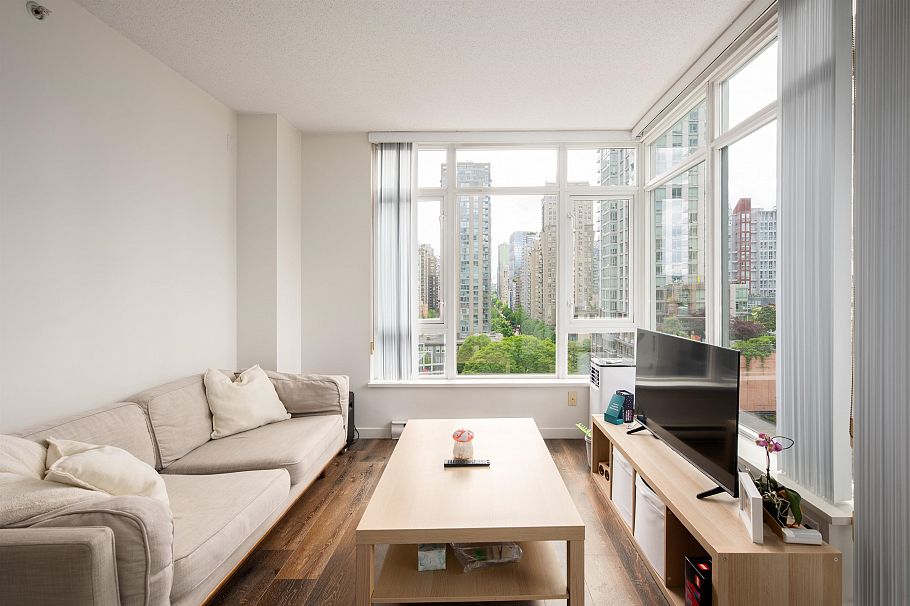 801 480 Robson Street Vancouver, BC - 4