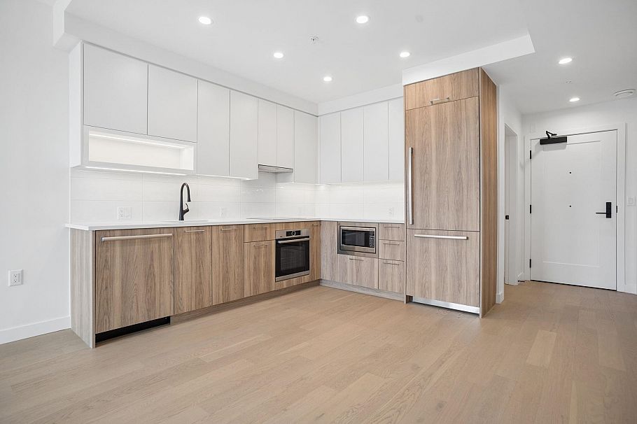 208 8398 Oak Street Vancouver, BC - 1