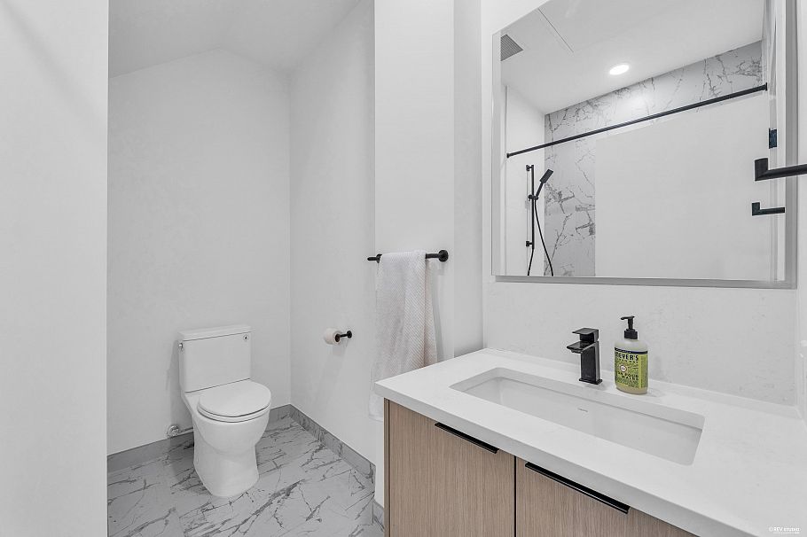 103/203 422 E 3rd Street North Vancouver, BC - 26
