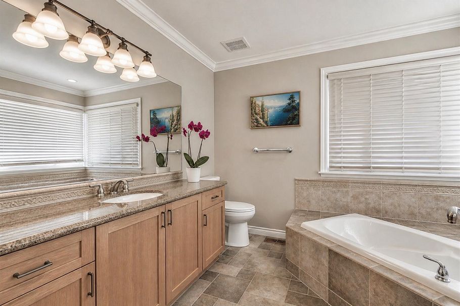 3782 Lonsdale Avenue North Vancouver, BC - 13