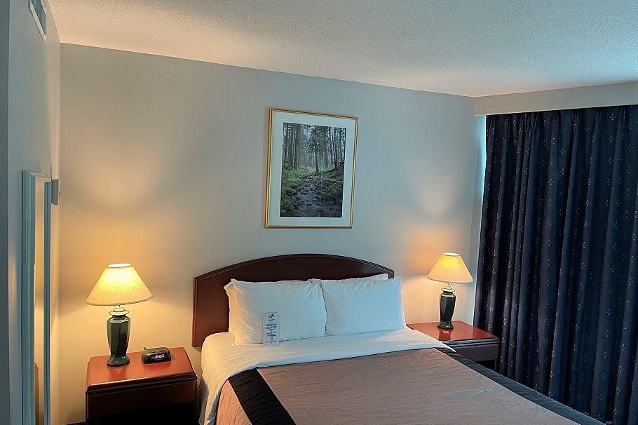 512 838 Hamilton Street Vancouver, BC - 1
