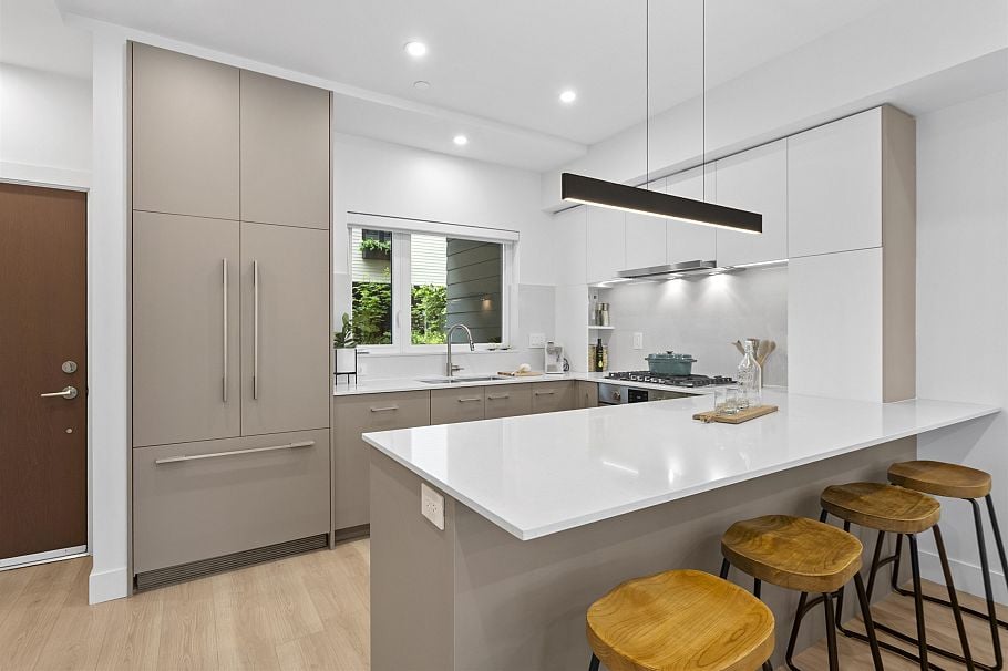103 342 Mountain Highway North Vancouver, BC - 9