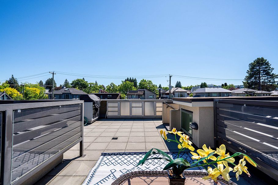 4320 W 8th Avenue Vancouver, BC - 32