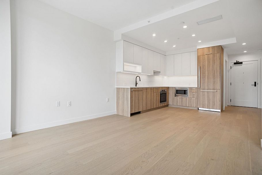 208 8398 Oak Street Vancouver, BC - 2